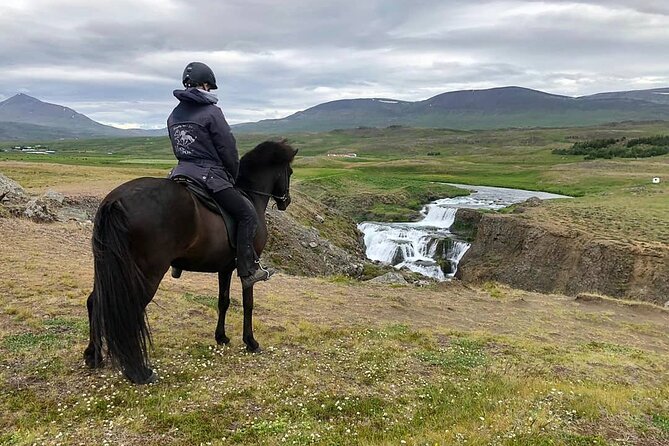 Short Riding Tour with Eye-Catching Photos at Waterfall - Riding toward Reykjafoss