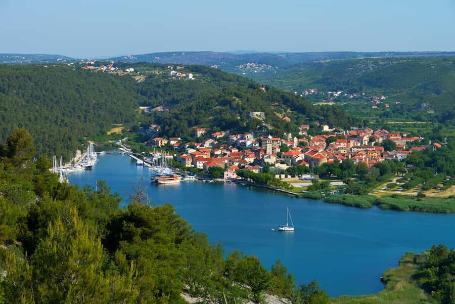 Šibenik or Zadar: Krka falls, olive mill, oil & wine tasting - The olive grove and mill