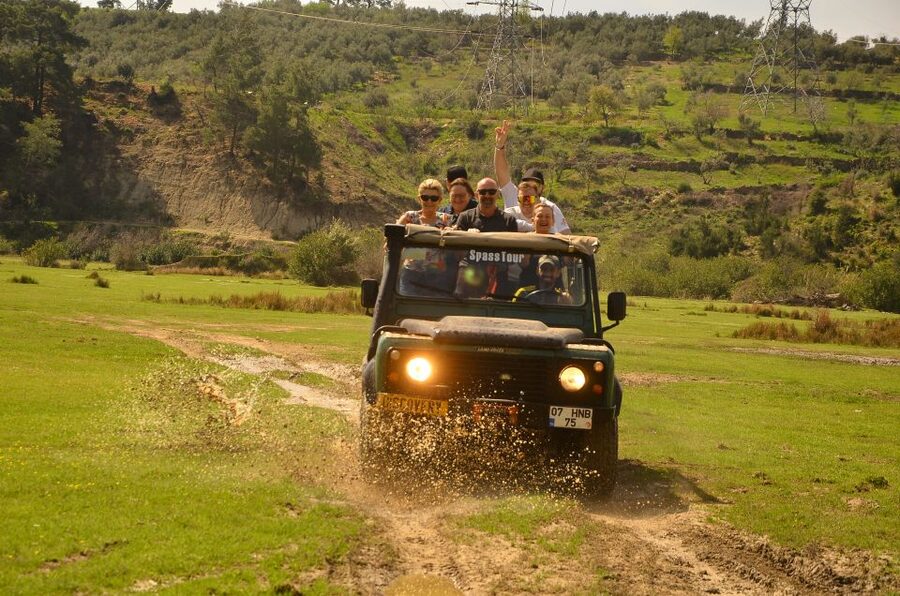 Side: Green Canyon and Waterfall Jeep Safari with Lunch - The 30-minute stop at Manavgat Waterfall