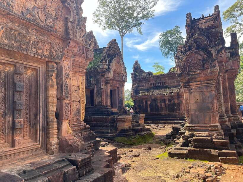 Siem Reap: Kulen Waterfall and Banteay Srei Exploration - Peng Ta Kho and the quiet view from the ridge