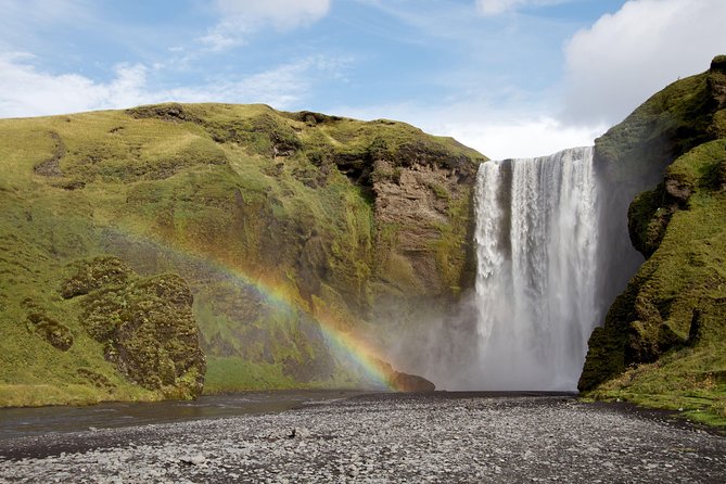 South Coast, Waterfalls and Vík village from Reykjavik - Skógafoss: a powerful first waterfall