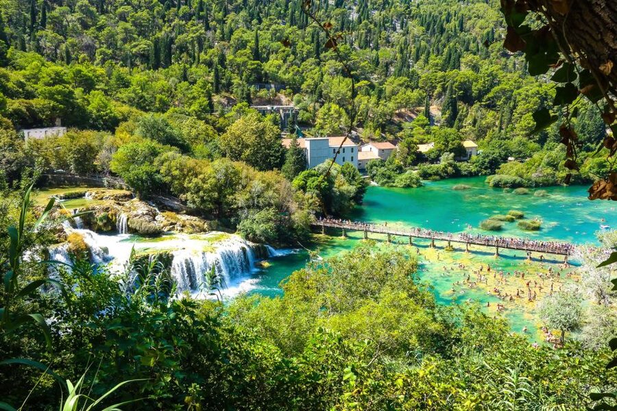 Split: Krka National Park Full-Day Tour with Wine Tasting - Wine and family food in Plastovo