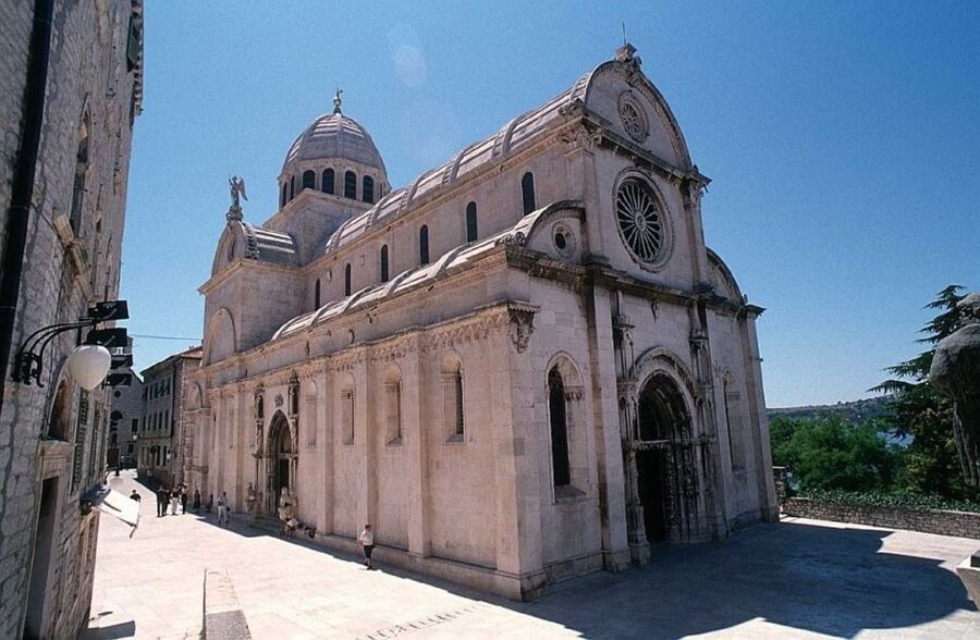 Split or Trogir: Krka Waterfalls & Wine and Food tasting - Šibenik brings history between the river and the vineyard