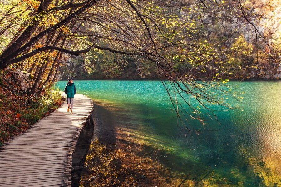Split: Transfer to Zagreb with Plitvice Lakes Entry Tickets - Why timing matters at Plitvice