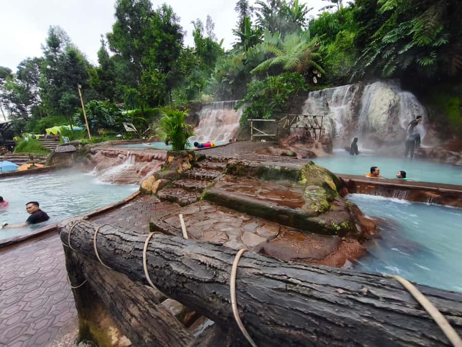Start 10am Bandung Group Tour Volcano, Waterfalls, Hotspring - The first waterfall demands a little planning