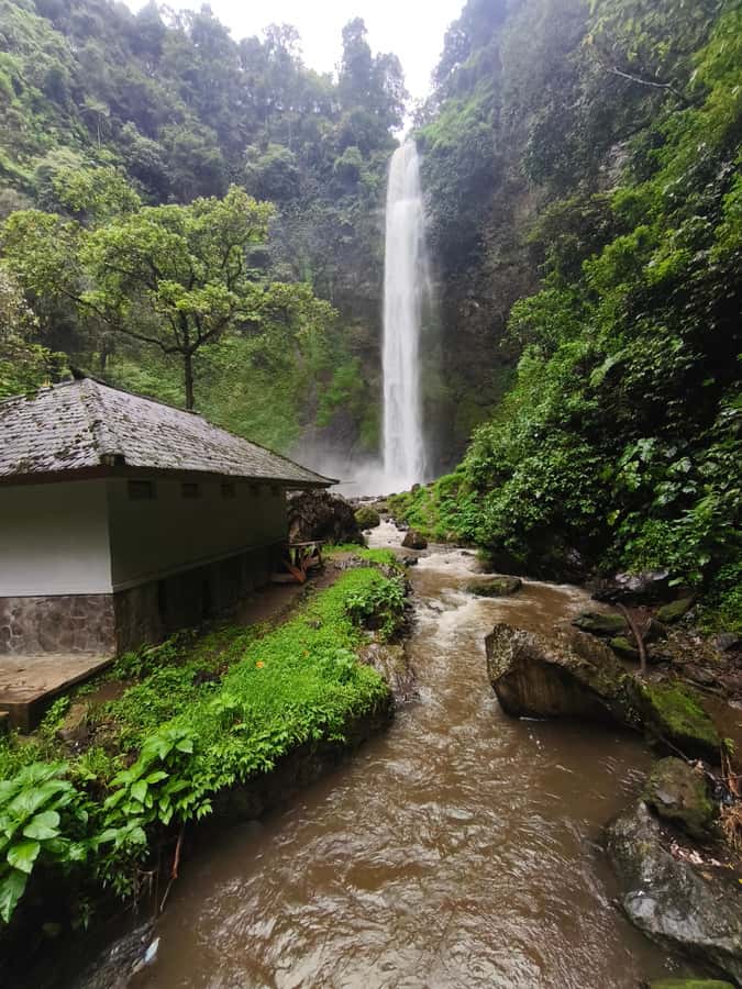 Start 10am Bandung Group Tour Volcano, Waterfalls, Hotspring - Guides who make the car time easier