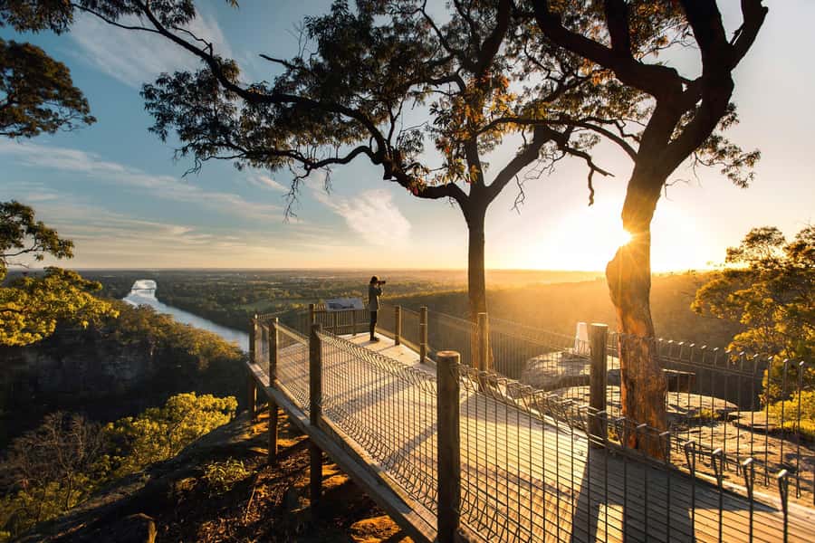 Sydney: Waterfall Bushwalk and Blue Mountain Sunset Day Trip - The guides make a real difference