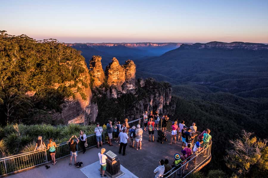 Sydney: Waterfall Bushwalk and Blue Mountain Sunset Day Trip - The Three Sisters at golden hour