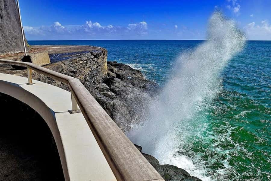 Tahiti: West and East Coast Island Tour with Waterfalls - Maraa Grottos offer a cool change of pace