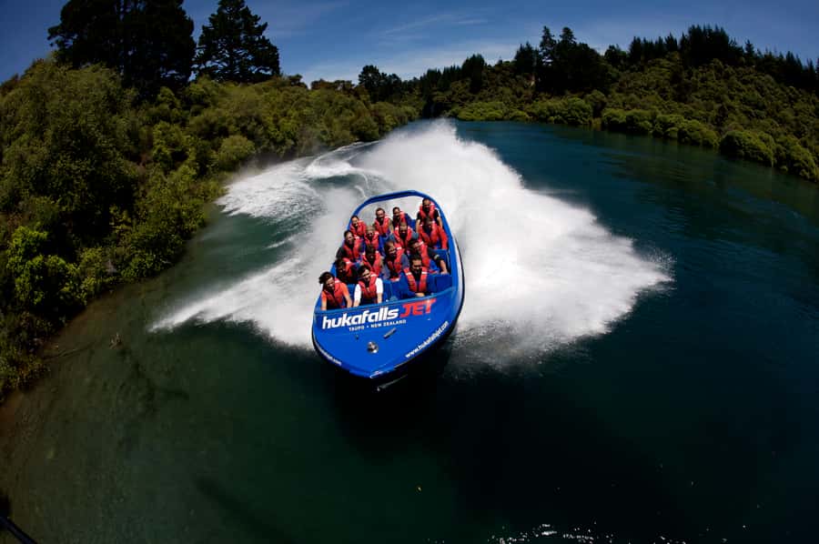 Taupō: Huka Falls 30-Minute Jet Boat Experience - Staying warm and dry enough to enjoy it