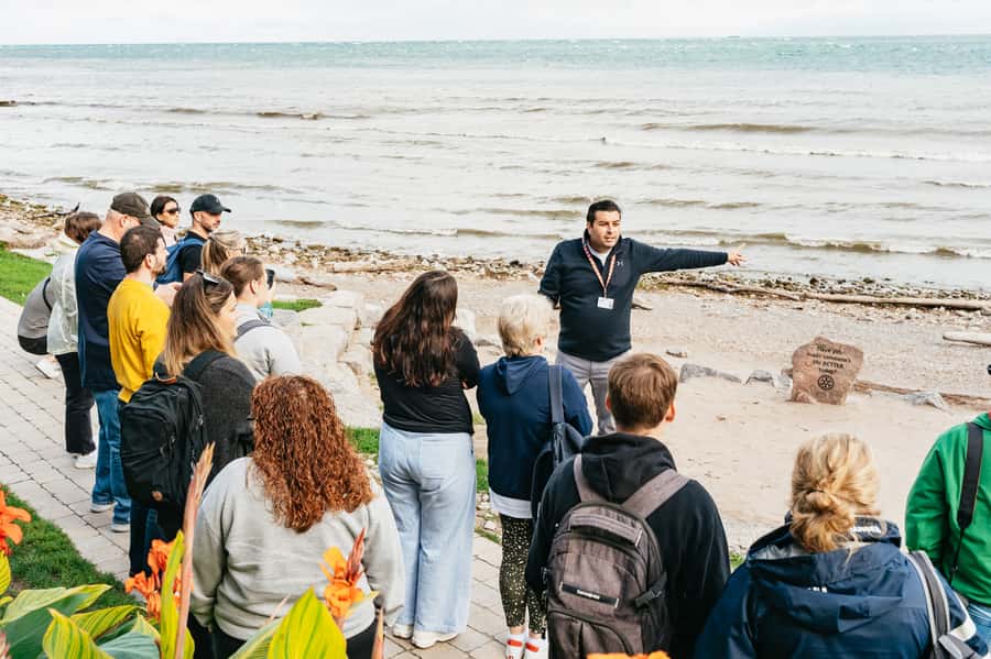 Toronto: Falls Day Tour with Boat Cruise & Niagara-the-Lake - Key points to know before you book