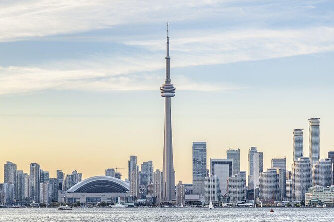 Toronto & Niagara Falls 2 Days Tour - A two-day Canadian sampler from Montreal