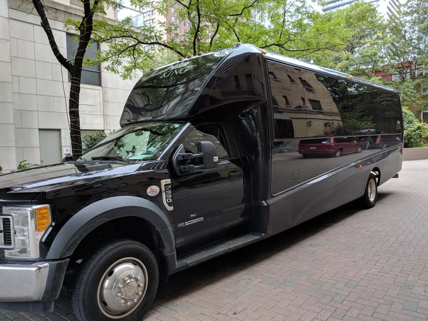 Toronto: Niagara Falls Bus Tour with Maple Tasting and NOTL - Lunch without losing your best viewing time