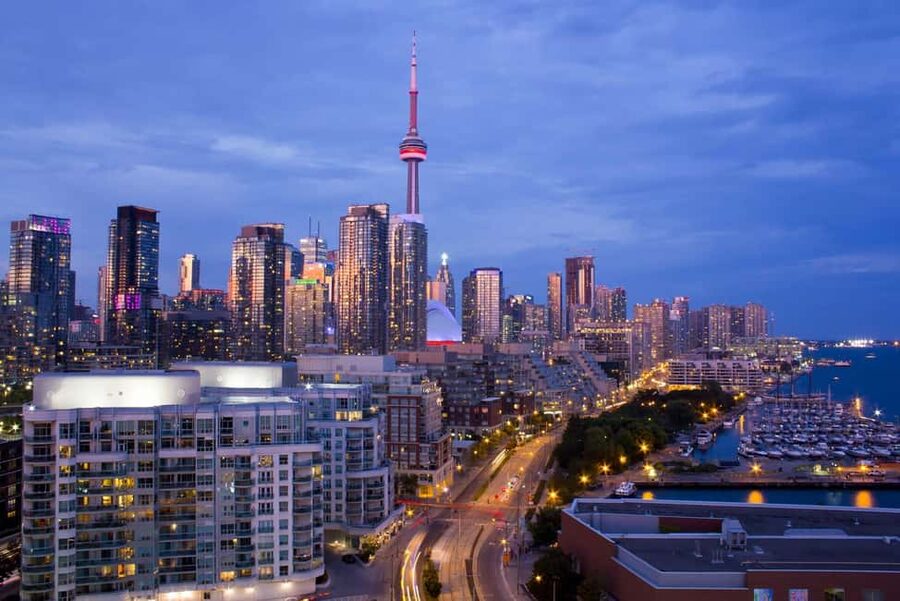 Toronto: Niagara Falls & NOTL Heritage Town Guided Day Tour - The Niagara Parkway and the Whirlpool