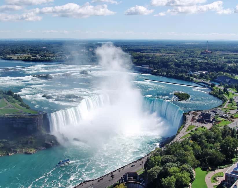 Toronto: Niagara Falls & NOTL Heritage Town Guided Day Tour - What the $72 price really covers