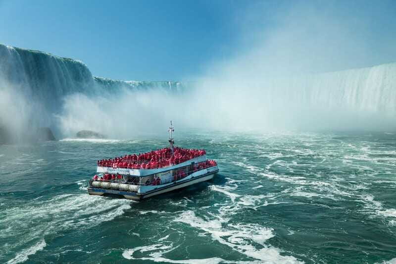 Toronto: Niagara Falls Tour with Cruise and Behind The Falls - Free time beside the falls