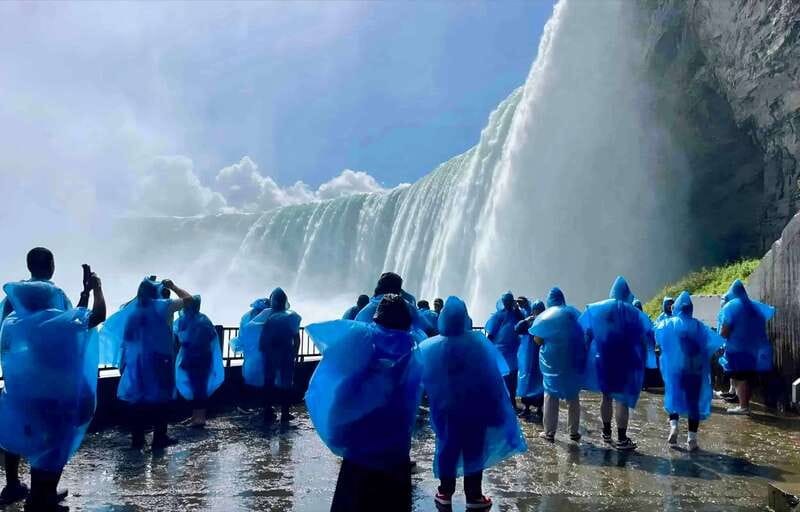 Toronto: Winter Niagara Falls Tour with Attractions Package - Journey Behind the Falls in the winter cold