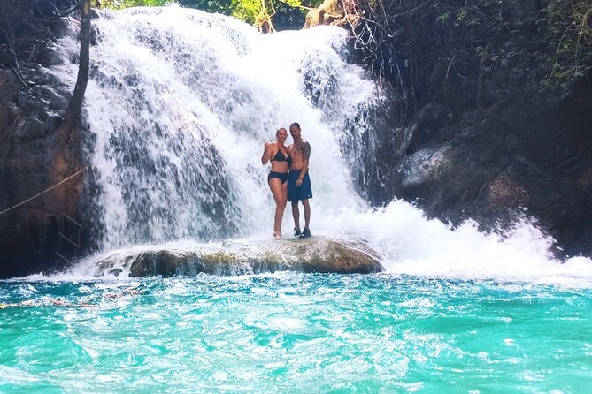 Tour to Copalitilla Magical Waterfalls from Huatulco with admission included - How difficult is the waterfall walk?