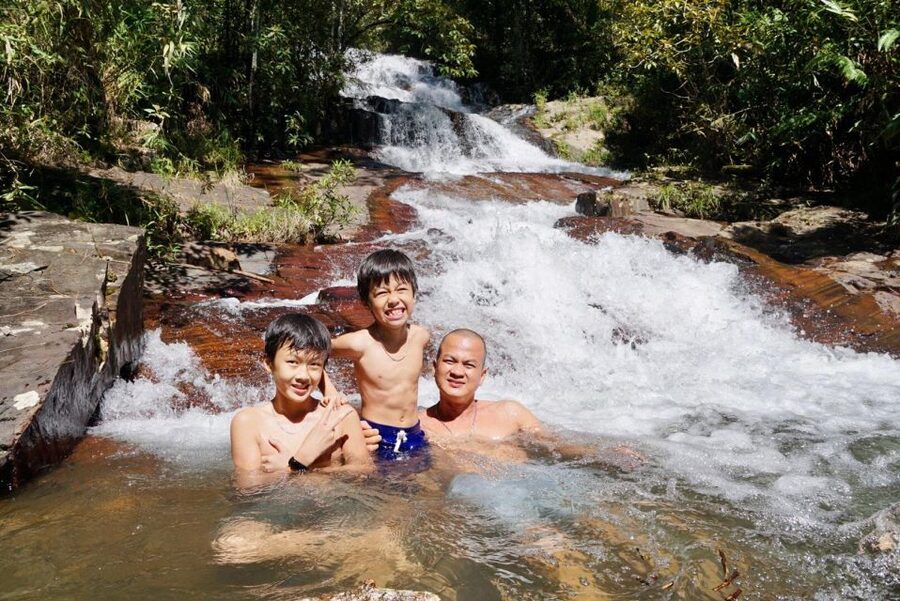 Trekking to Hidden Waterfall & Sturgeon Farm for dog-lovers - Who will enjoy this most?