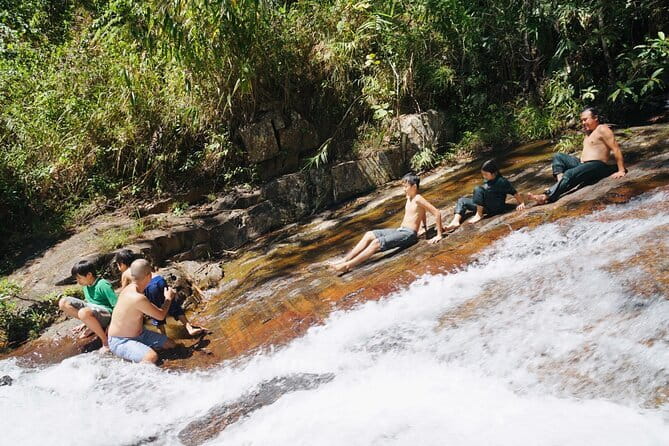 Trekking Tour to Hidden Waterfall & Sturgeon Farm for dog-lovers - Why seven dogs change the whole walk
