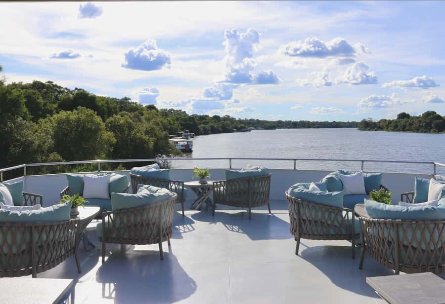 Victoria Falls: 2-Hour Luxury Zambezi River Sunset Cruise - Sunset on the return toward Victoria Falls
