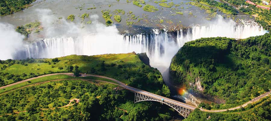 Victoria Falls: Private Guided Tour of the Falls - Photography help without losing the moment