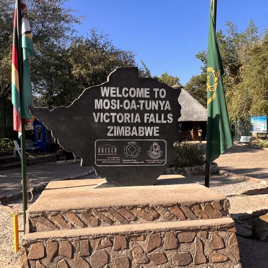 Victoria Falls: Private Guided Tour of the Waterfalls - Why a private walk changes the Victoria Falls visit