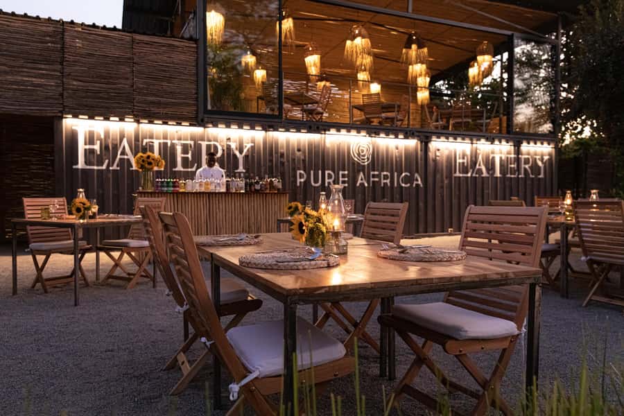 Victoria Falls: Sunset Cruise and Dinner at The Eatery - Watching the Zambezi change color