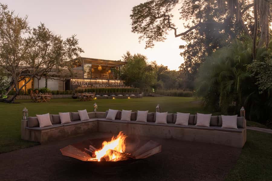 Victoria Falls: Sunset Cruise and Dinner at The Eatery - Should you book the sunset cruise and dinner?