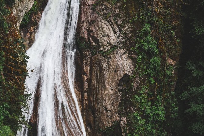 Visit Snoqualmie and Hike to Twin Falls (Transportation included) - How hard is the hike?