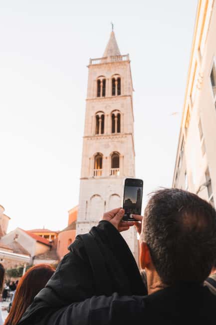 Zadar: Plitvice Lakes Guided Day Tour with Tickets - Guides who make the logistics easier