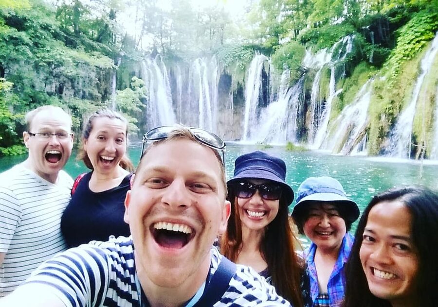 Zagreb: Rastoke & Plitvice Lakes Guided Tour with Ticket - Plitvice Lakes and the 8 to 9 kilometer walk